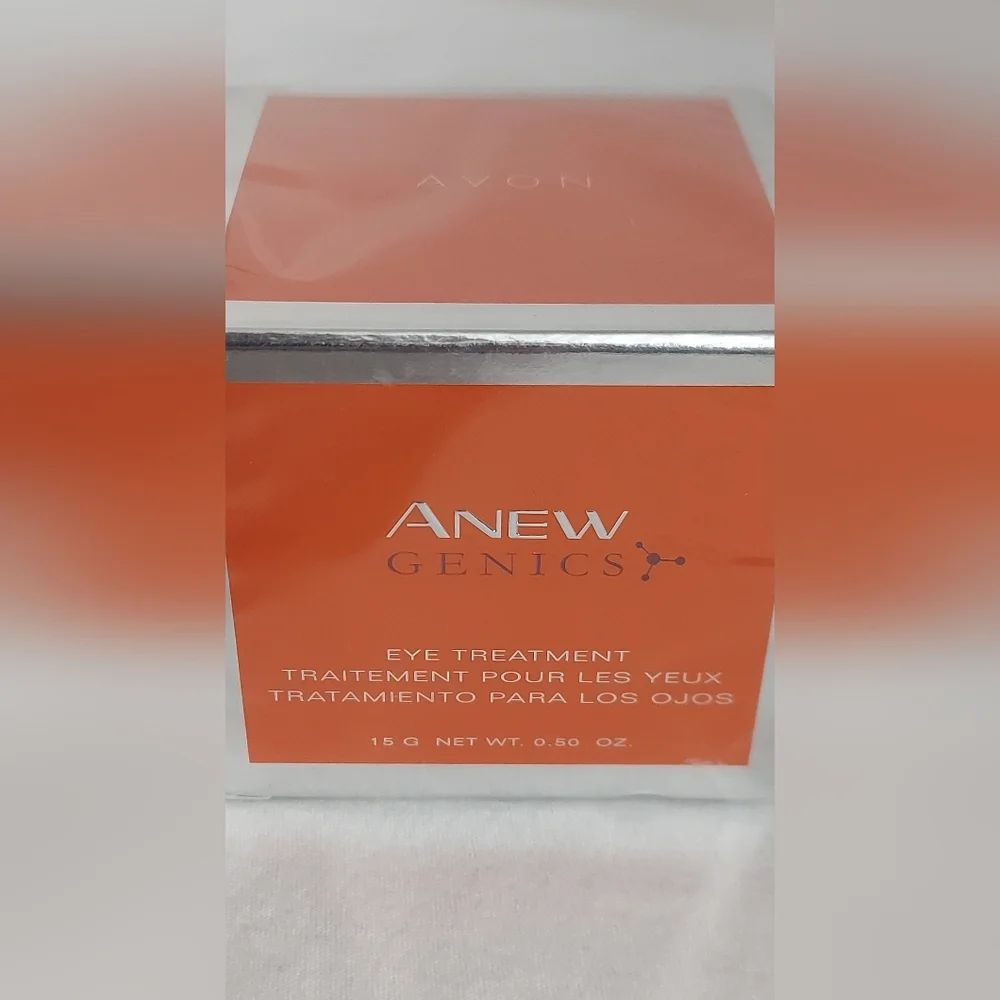 AVON SEALED Genic Eye Treatment New! - Picture 2 of 8